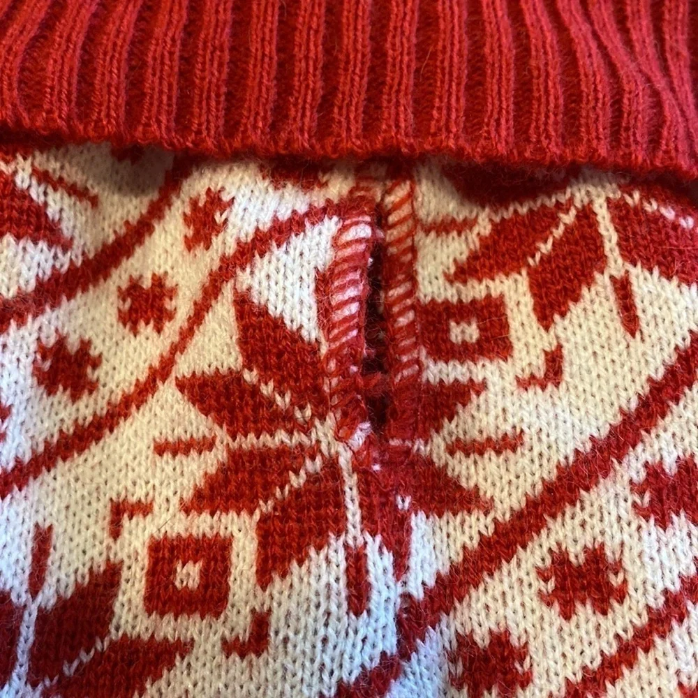 Dog Snowflake Turtleneck Sweater w/ Leash Holder Hole